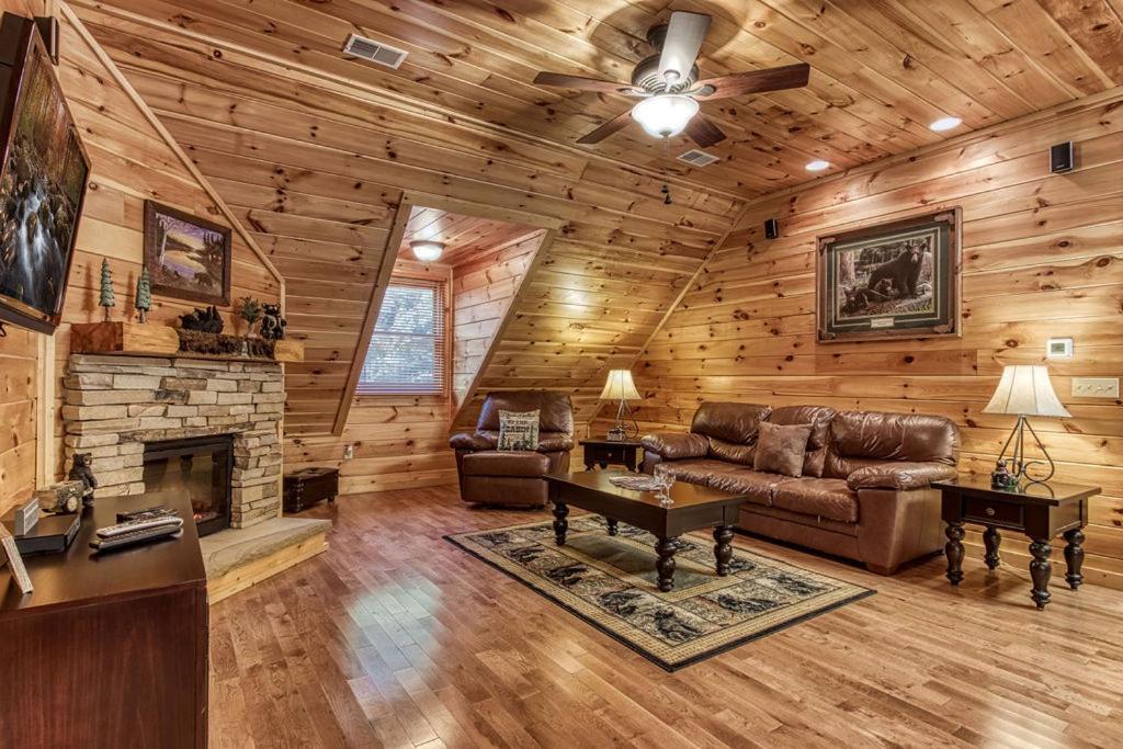 Papa Bear, Hot Tub, Wifi, 1089 Free Tickets Each Paid Day, Dollywood And More Севьервилл Экстерьер фото