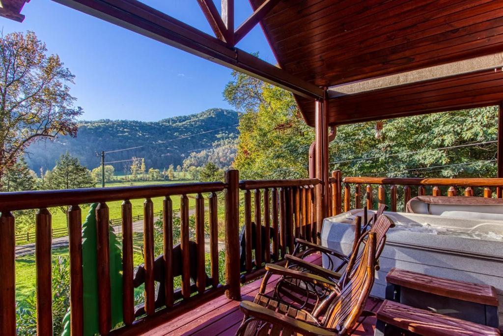 Papa Bear, Hot Tub, Wifi, 1089 Free Tickets Each Paid Day, Dollywood And More Севьервилл Экстерьер фото