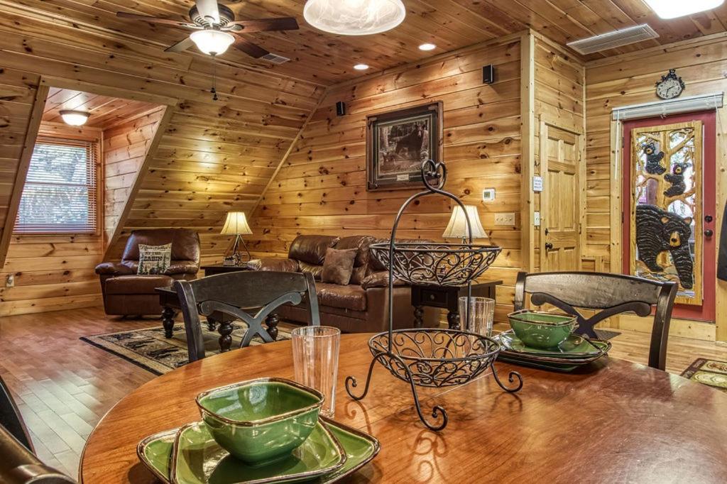 Papa Bear, Hot Tub, Wifi, 1089 Free Tickets Each Paid Day, Dollywood And More Севьервилл Экстерьер фото
